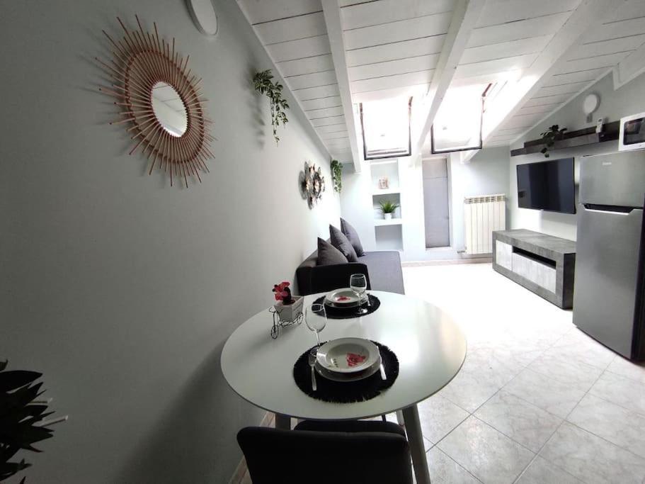 Apartament Free Parking Tiny House Wifi Netflix 15 Minuti Dal Duomo Mediolan Zewnętrze zdjęcie