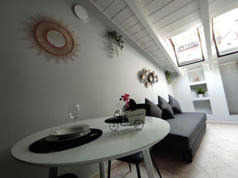 Apartament Free Parking Tiny House Wifi Netflix 15 Minuti Dal Duomo Mediolan Zewnętrze zdjęcie
