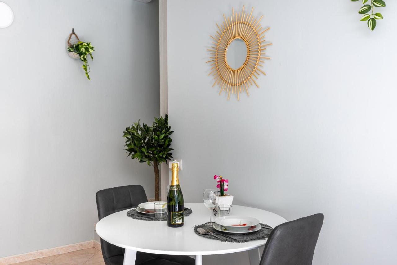 Apartament Free Parking Tiny House Wifi Netflix 15 Minuti Dal Duomo Mediolan Zewnętrze zdjęcie